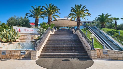 Hotel Istra Plava Laguna - Poletje v Poreču, Poreč, Istra, Hrvaška - 839 EUR - 5x nočitev v Economy sobi z dodatnim ležiščem za 2 osebi (1. otrok do 11,99 let in 2. otrok do 4,99 let brezplačno), Polpenzion