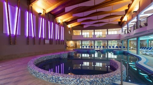 Karos Spa Hotel - Wellness vikend oddih, Zalakaros, Madžarska - 335 EUR - 2x nočitev v prostorni Spa Superior sobi za 2 osebi, Polpenzion (obilen samopostrežni zajtrk in samopostrežna večerja) v restavraciji Eden