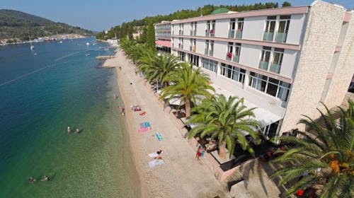 Hotel Posejdon - All inclusive 1. maj, pomlad in jesen na Korčuli , Vela Luka, Korčula, Dalmacija, Hrvaška - 389 EUR - 3x nočitev v dvoposteljni Standard sobi (stran park) z balkonom za 2 osebi, All inclusive