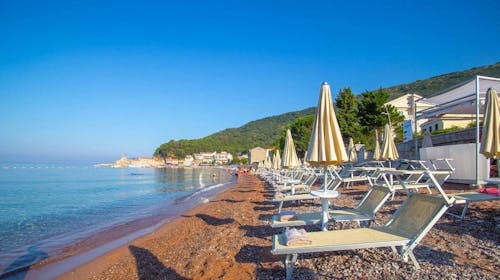 Hotel Palas Petrovac - Poletje v Petrovcu, Petrovac, Črna gora - 341 EUR - 2x nočitev v Standard dvoposteljni sobi za 2 osebi, Polpenzion (samopostrežni zajtrk in večerja)