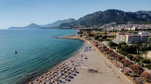 Hotel Agape - Začetek in konec poletja v Črni gori - Posebna cena, Bar, Črna gora - 270 EUR - 3x nočitev v dvoposteljni sobi za 2 osebi (1 otrok do 6,99 let brezplačno), Polpenzion (samopostrežni zajtrk in večerja)