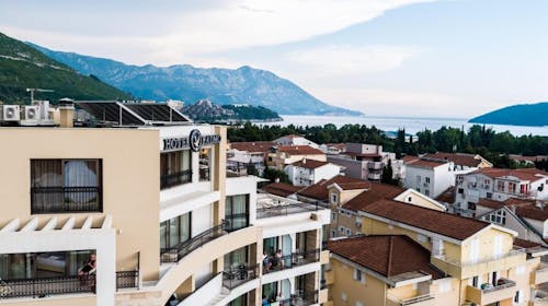 Hotel Kadmo by Aycon - Družinska pomlad in jesen, Budva, Črna gora - 262 EUR - 3x nočitev v dvoposteljni Standard sobi za 2 osebi (1 otrok do 11,99 let brezplačno), Zajtrk