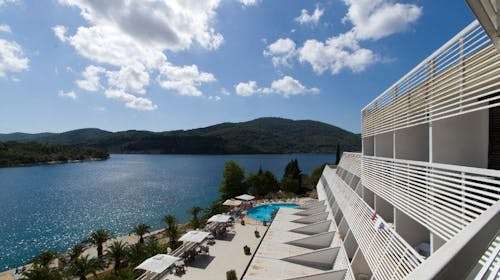 Adria All Inclusive Hotel - All inclusive počitnice na Korčuli , Vela Luka, Korčula, Dalmacija, Hrvaška - 471 EUR - 4x nočitev v sobi s pogledom na park za 2 osebi (1 otrok do 6,99 let brezplačno), All inclusive (zajtrk, kosilo, večerja, pijača ob obrokih, coffee time, izbira pijač v aperitiv baru)