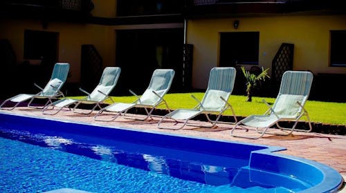 Boni Family Wellness Hotel, Zalakaros, Madžarska - 314 EUR - 3x nočitev v dvoposteljni sobi s teraso ali balkonom za 2 osebi, Polpenzion (bogat samopostrežni zajtrk na zunanji terasi ali v restavraciji in 3-hodna, bogata, domača večerja v restavraciji)