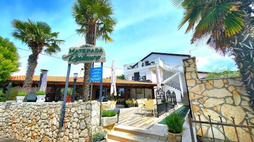 Vila Materada Poreč - Majski oddih na izjemni lokaciji med tednom, Poreč, Istra, Hrvaška - 220 EUR - 2x nočitev v dvoposteljni sobi za 2 osebi, Polpenzion