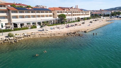 Family Hotel Pagus - All inclusive poletje na Pagu, Pag, Severna Dalmacija, Hrvaška - 1185 EUR - 5x nočitev v dvoposteljni Standard sobi z balkonom (pogled park) za 2 osebi (1 otrok do 12 let in 1 otrok do 2,99 let brezplačno), All inclusive