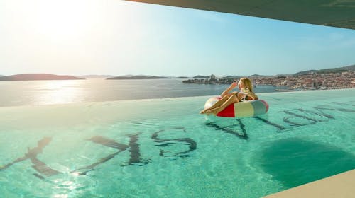 Hotel Olympia Sky - Luksuzni majski paket razvajanja v dvoje, Vodice, Dalmacija, Hrvaška - 425 EUR - 2x nočitev v dvoposteljni Deluxe sobi z balkonom in pogledom na morje za 2 osebi, Polpenzion