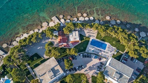 Hotel Villa Arausana & Antonina - Taste & relax all inclusive light paket, Vodice, Dalmacija, Hrvaška - 239 EUR - 2x nočitev v Classic dvoposteljni sobi z balkonom na morski strani za 2 osebi (1 otrok do 11,99 let in 1 otrok do 4,99 let brezplačno), All inclusive light