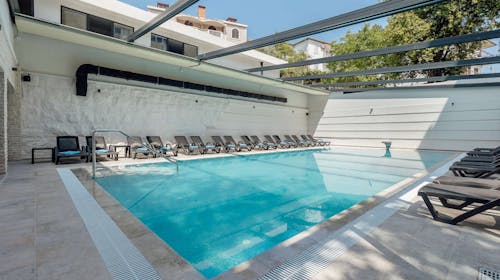 Hotel Talia - All inclusive konec poletja v Črni gori, Igalo, Črna gora - 279 EUR - 2x nočitev v triposteljni sobi brez terase za 2 osebi (2 otroka do 12 let brezplačno), All inclusive