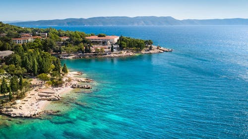 Valamar Sanfior Hotel - Začetek poletja v dvoje v Rabcu, Rabac, Istra, Hrvaška - 351 EUR - 2x nočitev v sobi „Room for 2“ za 2 osebi, Polpenzion z vključeno brezalkoholno negazirano pijačo iz avtomata ob obrokih