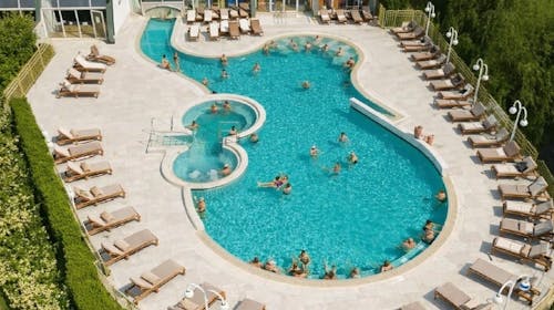 Hotel Vesna - Terme Topolšica - Romantična ali družinska pomlad in poletje v termah, Topolšica, Slovenija - 242 EUR - 2x nočitev v dvoposteljni Comfort sobi z balkonom za 2 osebi (1. otrok do 9,99 let in 2. otrok do 4,99 let brezplačno), Polpenzion