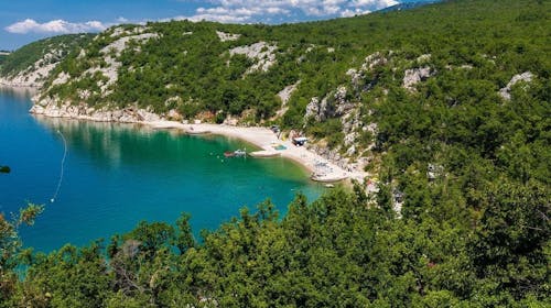 Holiday resort Kačjak - Poletje za pare - Posebna akcija, Kačjak, Hrvaška - 765 EUR - 7x nočitev v Standard dvoposteljni sobi z balkonom morska stran za 2 osebi, Polpenzion