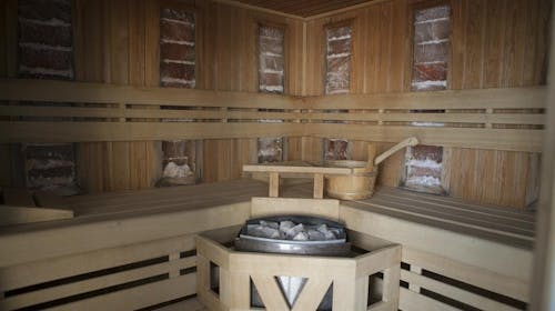 Boni Family Wellness Hotel - Družinski oddih na Madžarskem, Zalakaros, Madžarska - 353 EUR - 2x nočitev v dvoposteljni sobi s teraso ali z balkonom za 2 osebi (2 otroka do 11,99 let brezplačno), Polpenzion