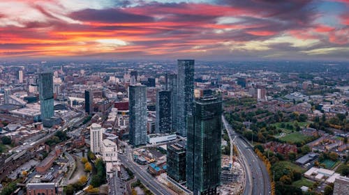 A&O Manchester Centre Hotel - Le nekaj metrov od znamenitega Trga svetega Petra, Manchester, Združeno kraljestvo - 79 EUR - 1x nočitev v dvoposteljni Standard sobi ali Family sobi za 2 osebi (2 otroka do 17. leta brezplačno), Samopostrežni zahtrk