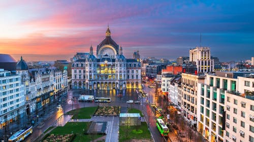 A&O Hotel Antwerpen Centraal - Oddih v srcu Flandrije, Antwerp, Belgija - 158 EUR - 2x nočitev v dvoposteljni Standard sobi ali Family sobi za 2 osebi (2 otroka do 17. leta brezplačno), Samopostrežni zajtrk