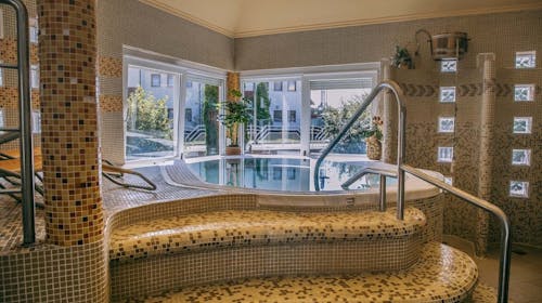 AquaTherm Hotel - Poletni oddih v Zalakarosu, Zalakaros, Madžarska - 190 EUR - 2x nočitev v Standard dvoposteljni sobi za 2 osebi, Samopostrežni zajtrk