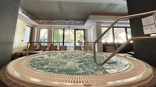 Hotel Bassiana Sarvar, Sárvár, Madžarska - 371 EUR - 3x nočitev v Royal sobi za 2 osebi, Polpenzion