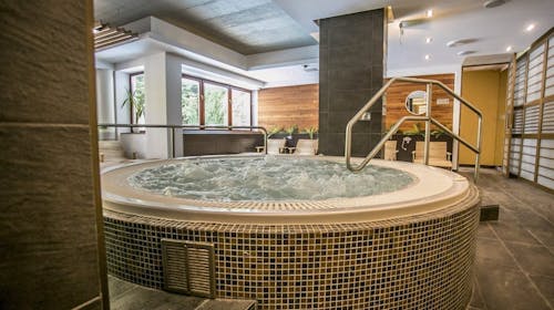 Hotel Bassiana Sarvar, Sárvár, Madžarska - 494 EUR - 4x nočitev v Royal sobi za 2 osebi, Polpenzion