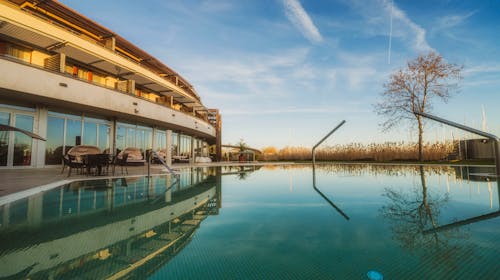 Hotel Golden Lake Resort Balatonfüred, Balatonfüred, Madžarska - 660 EUR - 3x nočitev v dvoposteljni Premium sobi z balkonom za 2 osebi, Polpenzion