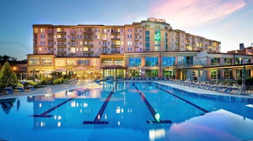 Karos Spa Hotel - Wellness oddih med tednom, Zalakaros, Madžarska - 275 EUR - 2x nočitev v prostorni Spa Superior sobi za 2 osebi, Polpenzion (obilen samopostrežni zajtrk in samopostrežna večerja) v restavraciji Eden