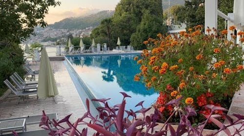 Hunguest Hotel Sun Resort - Oddih v Črni gori, Herceg Novi, Črna gora - 335,75 EUR - 2x nočitev v dvoposteljni sobi z balkonom za 2 osebi, Polpenzion (sampostrežni zajtrk in večerja)