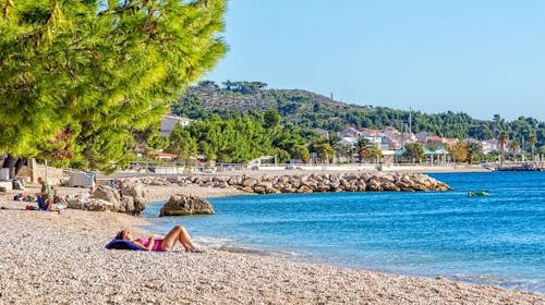 Villa Vinka - Družinsko poletje v Tučepih, Tučepi, Makarska riviera, Dalmacija, Hrvaška - 632 EUR - 3x nočitev v Comfort sobi z dodatnim ležiščem in balkonom (pogled morje) za 2 osebi (1 otrok do 12 let in 1 otrok do 3 leta brezplačno), Polpenzion
