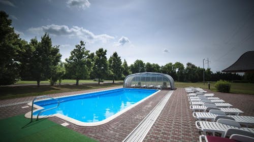 Hotel Ovit - Oddih na Madžarskem, Keszthely, Madžarska - 316 EUR - 2x nočitev v dvoposteljni Standard sobi s teraso ali balkonom kuhinjsko nišo za 2 osebi, Polpenzion