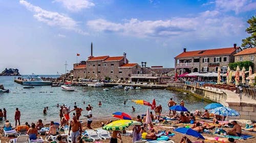 Hotel Rivijera - Poletje v Petrovcu, Petrovac, Črna gora - 516 EUR - 3x nočitev v dvoposteljni Standard sobi za 2 osebi (1 otrok do 11,99 let brezplačno), Polpenzion