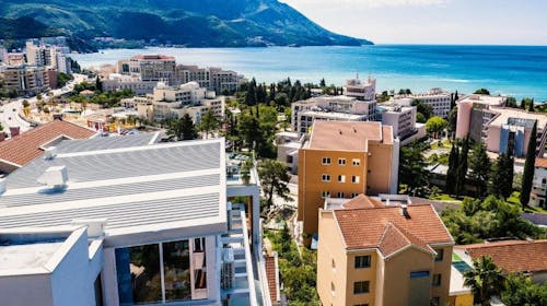 Hotel Lusso Mare by Aycon - Jesen v dvoje, Bečići, Črna gora - 262 EUR - 3x nočitev v dvoposteljni Standard sobi za 2 osebi, Zajtrk