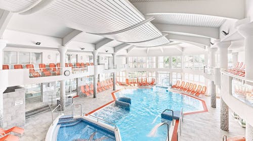 Hotel Európa Fit Superior Hévíz - Spa in wellness oddih med tednom, Hévíz, Madžarska - 569 EUR - 4x nočitev v dvoposteljni Standard sobi za 2 osebi, Polpenzion
