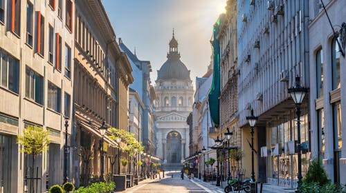 Escala Hotel & Suites Budapest - Družinski oddih, Budimpešta, Madžarska - 318 EUR - 2x nočitev v dvosobnem apartmaju za 4 osebe, Samopostrežni zajtrk