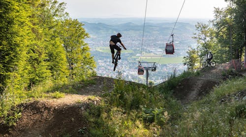 Forest Apartments Videc - Spomladanski ali jesenski wellness oddih na Pohorju med tednom za 6 oseb, Pohorje, Slovenija - 219 EUR - 2x nočitev v enosobnem apartmaju z balkonom ali teraso za 6 oseb, Neomejeno uporabo WellNest notranjega bazena od 12. do 20. ure