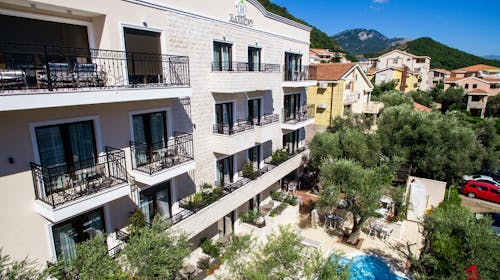 Hotel Harmony by Aycon - Jesen v Petrovcu, Petrovac, Črna gora - 435 EUR - 5x nočitev v dvoposteljni Standard sobi s pogledom na gore za 2 osebi, Zajtrk