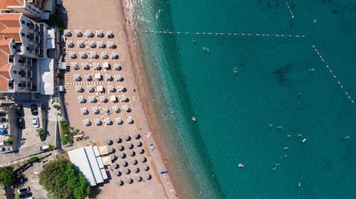 Hotel California by Aycon - Poletje na ekskluzivni lokaciji, Sveti Stefan, Črna gora - 1485 EUR - 5x nočitev v dvoposteljni Superior sobi s pogledom na goro za 2 osebi, Zajtrk
