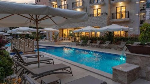 Boutique Hotel Momentum by Aycon - Poletje v Budvi, Budva, Črna gora - 499 EUR - 3x nočitev v dvoposteljni Standard sobi za 2 osebi, Zajtrk