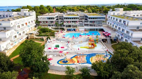 Hotel Delfin Plava Laguna - Poletje v Poreču, Poreč, Istra, Hrvaška - 1098 EUR - 7x nočitev v Classic dvoposteljni sobi z balkonom (morska stran) za 2 osebi (1 otrok do 11,99 let brezplačno), Polpenzion