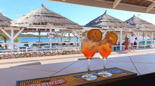 Tribunia Beach Hotel - Poletje v Tribunju, Tribunj, Dalmacija, Hrvaška - 279 EUR - 2x nočitev v dvoposteljni sobi ali apartmaju (glede na razpoložljivost) za 2 osebi, Polpenzion