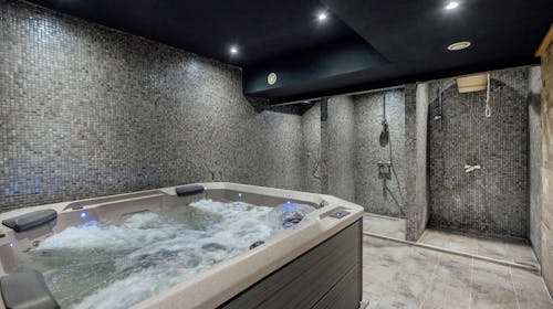 Hotel Talia - All inclusive oddih v Črni gori, Igalo, Črna gora - 595 EUR - 5x nočitev v triposteljni sobi brez terase za 2 osebi (2 otroka do 12 let brezplačno), All inclusive
