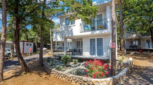 Holiday Homes Oštro Kraljevica - Majska morska idila v srcu narave, Kraljevica, Hrvaška - 202 EUR - 2x nočitev v dvonadstropni hiši (z dvema spalnicama in s kavčom) za do 5 oseb, Steklenica penečega vina ob prihodu