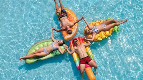 Aquapark Istralandia - Celodnevna vstopnica za odrasle - Junij in september, Brtonigla, Istra, Hrvaška - 35 EUR - 1x celodnevna vstopnica za osebe nad 120 cm, Uporaba atrakcij in bazena vodnega parka Istralandia