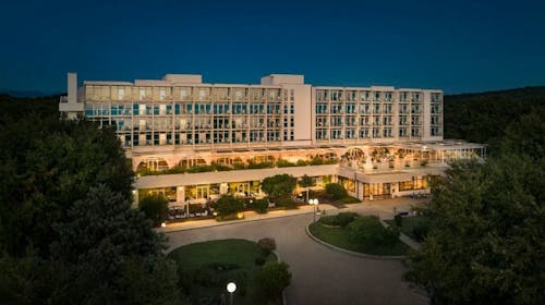 Magal Maradiso Hotel by Aminess - September v Njivicah na Krku - Superior Junior Suite, Njivice, Krk, Hrvaška - 1175 EUR - 5x nočitev v Superior Junior Suiti z balkonom morska stran za 2 osebi (2 otroka do 9,99 let brezplačno), Polpenzion