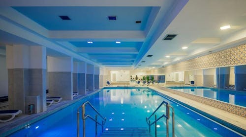 Maslinica Resort - Kamp Oliva - Pomlad s polpenzionom, bazenom in wellnessom za 4 osebe, Rabac, Istra, Hrvaška - 326 EUR - 2x nočitev v Comfort mobilni hiški za 4 osebe, Polpenzion