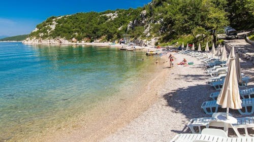 Holiday resort Kačjak - Poletje za pare - Posebna akcija, Kačjak, Hrvaška - 275 EUR - 3x nočitev v Standard dvoposteljni sobi z balkonom morska stran za 2 osebi, Polpenzion
