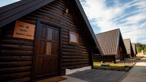 Motel Babino Brdo - Sproščanje ob čudovitem razgledu, Derventa, Bosna in Hercegovina - 39 EUR - 1x nočitev v dvoposteljni sobi za 2 osebi, Brezplačen Wi-Fi