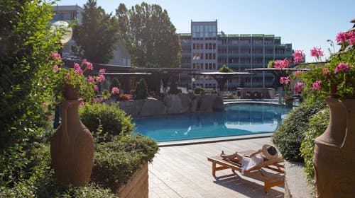 NaturMed Hotel Carbona - Wellness oddih, Heviz, Madžarska - 824 EUR - 4x nočitev v dvoposteljni Standard plus sobi za 2 osebi, Polpenzion (zajtrk in večerja)