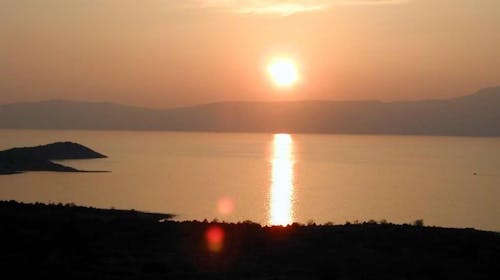 Hoteli Omišalj - Hotel Adriatic - Poletje na Krku, Omišalj, otok Krk, Hrvaška - 354 EUR - 3x nočitev v dvoposteljni sobi za 2 osebi (1. otrok do 7,99 let brezplačno), Polpenzion (samopostrežna zajtrk in večerja z vključeno brezalkoholno pijačo)