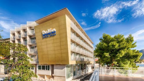 Carine Hotel Delfin - All inclusive pomlad in jesen ob morju, Bijela, Črna gora - 471 EUR - 3x nočitev v dvoposteljni sobi s pogledom na gore za 2 osebi, All inclusive