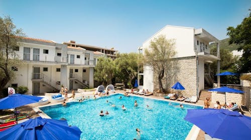 Vile Oliva Petrovac - Poletje za pare, Petrovac na Moru, Črna gora - 1715 EUR - 7x nočitev v Standard dvoposteljni sobi v vilah (1 zakonska postelja) za 2 osebi, All inclusive