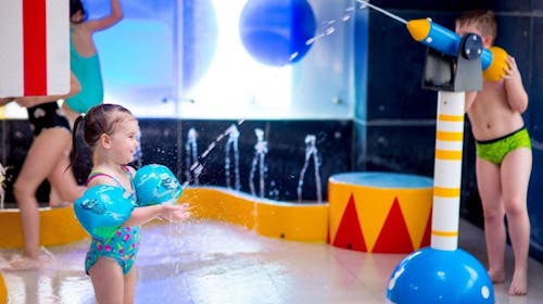 Kolping Family Resort****s, Hévíz, Madžarska - 719 EUR - 3x nočitev v Standard dvoposteljni sobi za 2 osebi (1 otrok do 5,99 let brezplačno), Polpenzion (samopostrežni zajtrk in večerja)