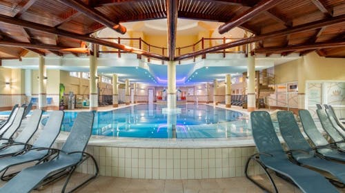 Lotus Therme Hotel & Spa - Luksuzni wellness oddih v Hévízu, Hévíz, Madžarska - 514 EUR - 3x nočitev v dvoposteljni Standard sobi za 2 osebi, Polpenzion